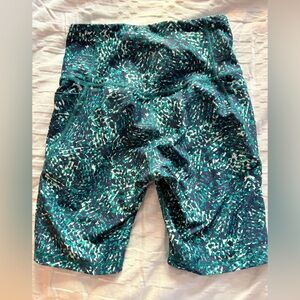 Old Navy Women's Athletic Shorts - Green and Black